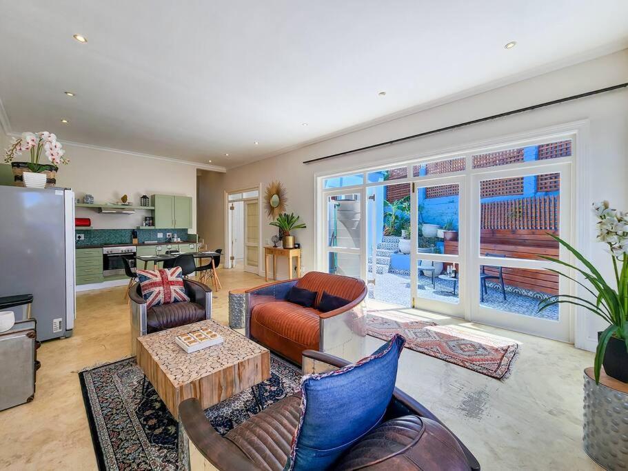 Holiday home Trendy In Heart Of Heritage, Mtn Views *